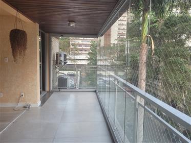 Apartment of 136m2 with balcony for sale in Ipanema