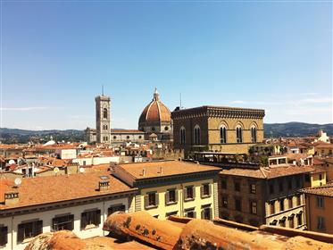 Bellissimo Appartamento In Pieno Centro Storico Di Firenze