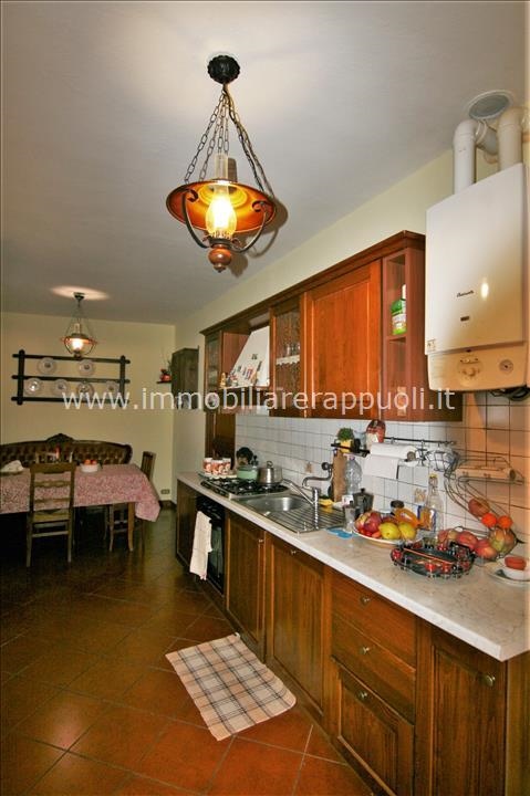 Lucignano on sale apartment of 144 square meters in the hi