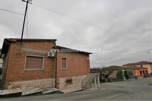 Sinalunga on sale single house of 196 square meters