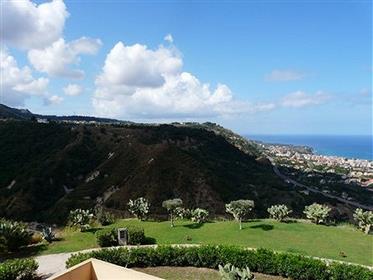 Parghelia (Vv), two bedroom apartment with stunning terraces and breathtaking views. Ref.36K
