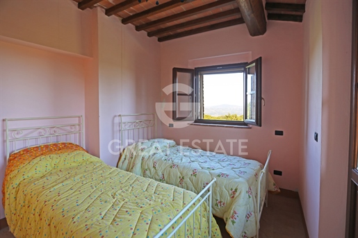 The farmhouse “Il Monte” has been recently restored with typical finishing and materials, 