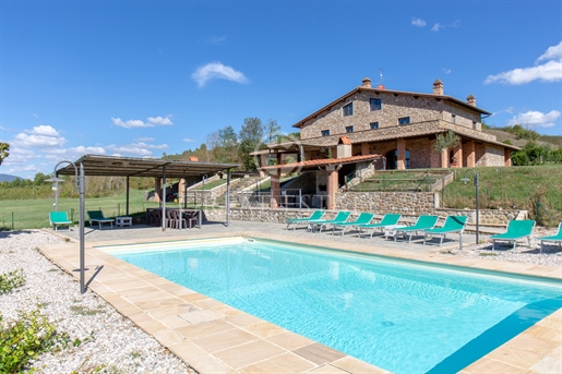 "Podere Le Balze" consists of a recently built farmhouse set on 2 levels and currently div...