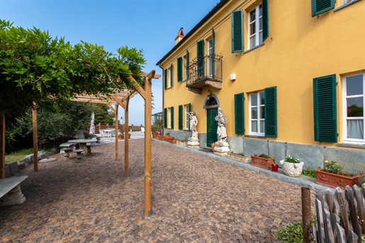 In the Turin hills a few km from C.so Casale and 10 minutes ...