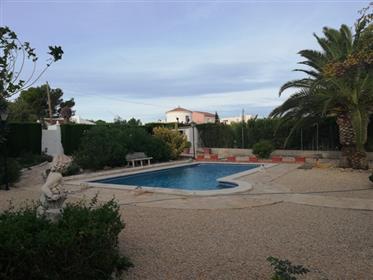 Villa 500 meters from the beach