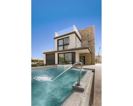 Six Seconds Properties is selling this beautiful villa with sea views in La Manga, Murcia.