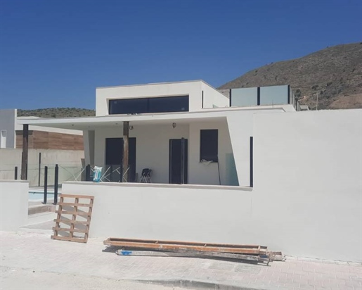 Development of newly built modern villas on two floors with a large plot of 310 m2 in Fort