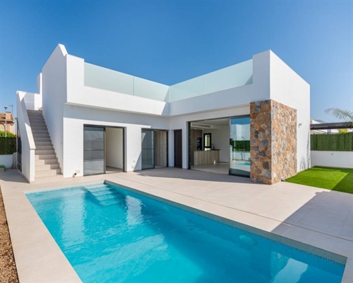 Six Seconds Properties would like to present a modern style villa located in the San Javie