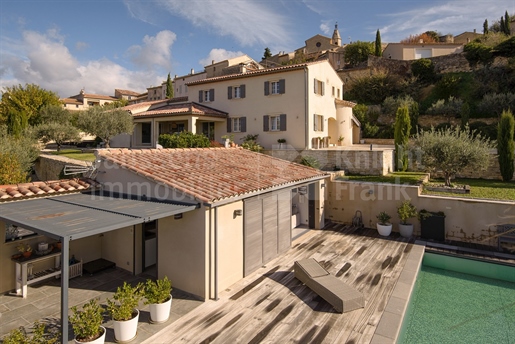 Maison de village avec piscine à vendre proche du Mont Ventoux