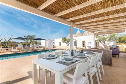 Luxury Trulli with pool in Puglia