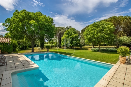 Belle maison provençale avec piscine à vendre proche d'Avignon