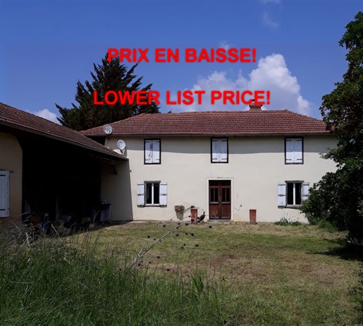 For sale close to Trie sur Baise: Traditional Gascon farmhouse with lovely features, barn with works