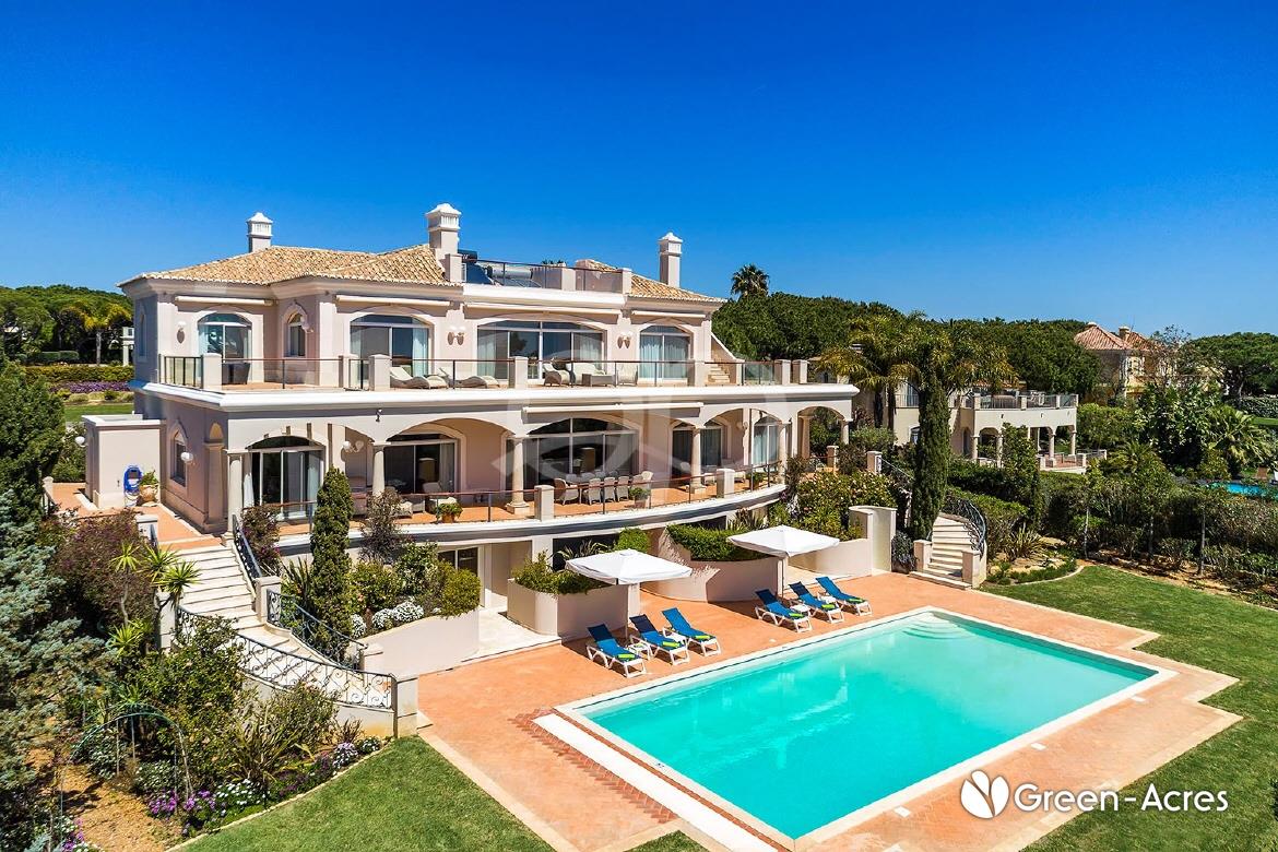  Villa  de grand  luxe  avec vue sur la mer