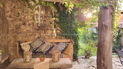 Bed and Breakfast, an old stone farmhouse , 7 Bedrooms,.