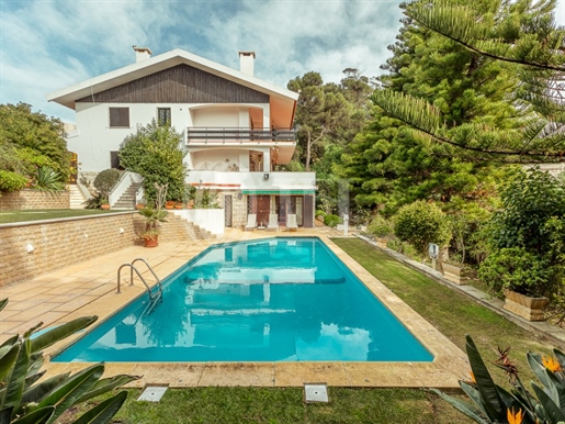 6-Bedroom villa garden and swimming pool in Sesimbra