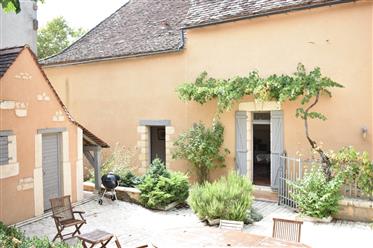 A vendre, en Dordogne, à Sainte Alvère, propriété restaurée ...