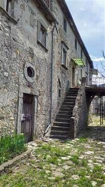 Ancient house with land and rustic buildings: the Borghetto with panorama. A dream to see and buy im