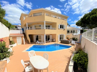 Beautiful 4 Bedroom Villa Located on a Hillside with Panoram...