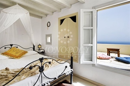 (For Sale) Other Properties Hotel || Cyclades/Santorini-Oia - 336 Sq.m, 2.000.000€