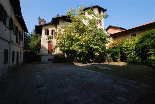 Historic villa for sale in Golasecca