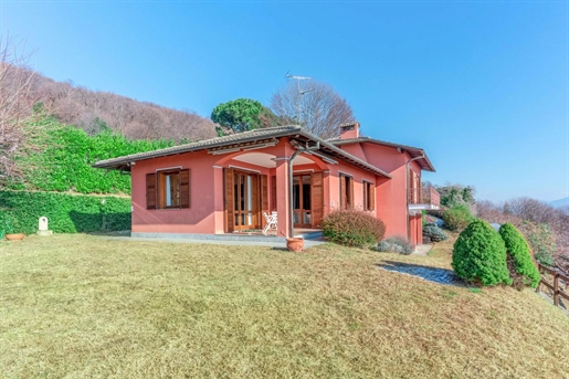 Four-Bedroom House On Lake Maggiore With Garden