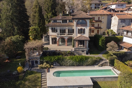 Prestigieuse villa d'époque sur la colline de Stresa