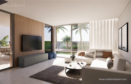 Modern, detached villas in the exclusive Santa Rosalía Lake and Life Resort, on the Murcia