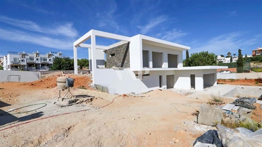 Carvoeiro - Nouvelle villa de 3 +1 chambres en phase finale de construction