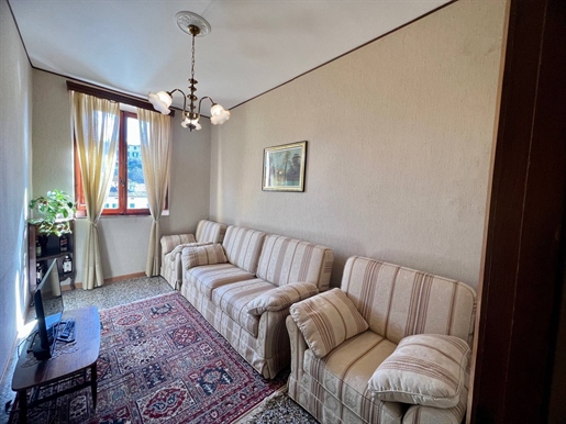 Apartment 190 m2 in Cetona