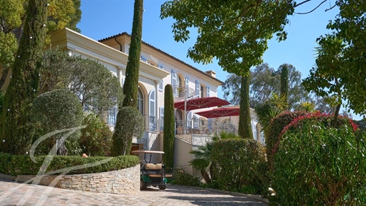 Sole Agent Magnificent property with panoramic view on the bay of Cannes