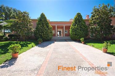Ref.: 7199  Traumhafte #Luxusvilla auf einem 10.000 m² großen und flachen Gartengrundstück mit #atem