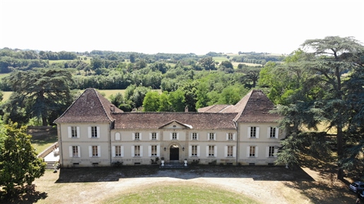 Somptueux Chateau sur 9 hectares