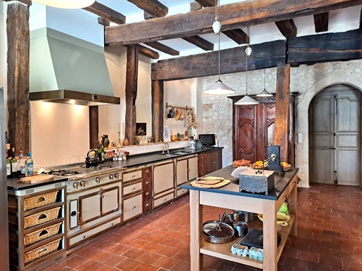 An exceptional property in the heart of a Gascon bastide