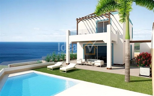 Mirador del Sur is a new luxury villa project in San Eugenio Alto. Detached three-storey v...