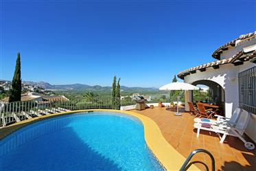 Single storey villa with 3 bedrooms, pool and sea view in Monte Pego