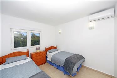 4 bedroom villa with guest house and private pool