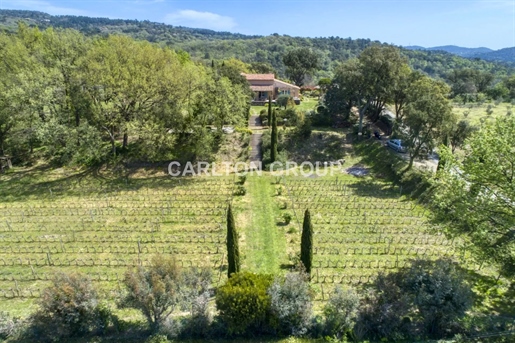 Charming property in the countryside yet 20 min. From Saint- Tropez on 5 Ha