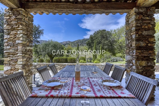 Charming property in the countryside yet 20 min. From Saint- Tropez on 5 Ha