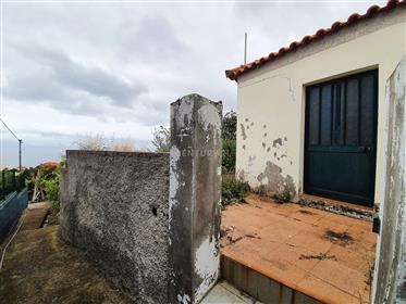 Moradia V1 + Terreno em Santa Cruz - Madeira