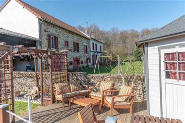 For sale in Creuse, set of 2 houses and outbuildings.