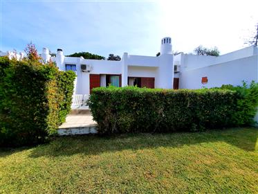 House in condominium in Vilamoura, with private terrace and ...