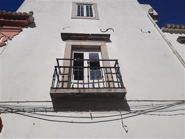 Prédio com Cachet, situado em zona Aru, na Baixa de Faro, com projeto Aprovado 