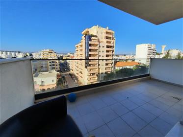 Wonderful T2 as new, with garage and good balcony - Av. 5Th October