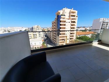 Wonderful T2 as new, with garage and good balcony - Av. 5Th October