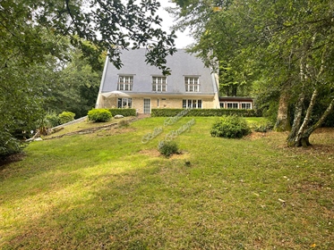 A vendre maison d'architecte entièrement rénovée sur 1 hectares avec étang, Finistère