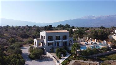 Luxury Villa with great view and infinity pool
