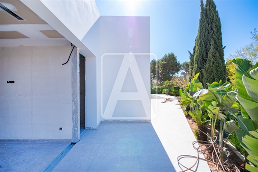 New build villa for sale in Moraira, in Pla del Mar, situated in a consolidated and very q