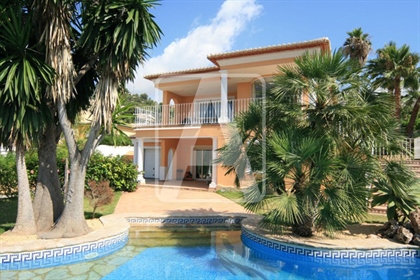 Villa for sale in Moraira, in Pinar del Advocat, situated in a quiet residential area, 2,8