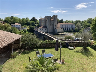 Old Presbytery with original elements and superb view near Nérac