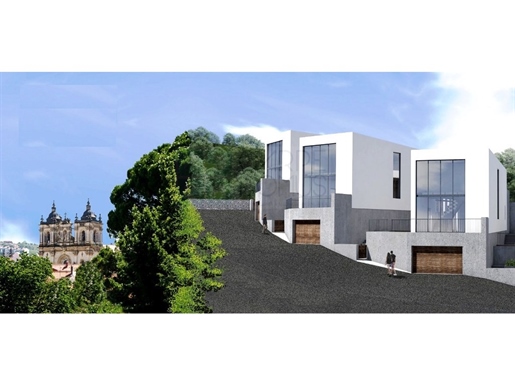 Land with fantastic project approved for the construction of 4 villas, in the center Alcobaça